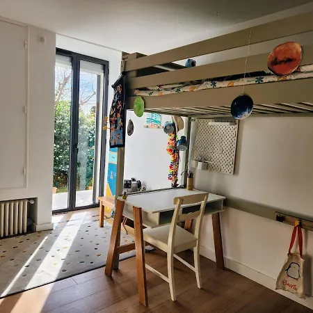 Spacieuse Avec Piscine Et Climatisation Villa *
