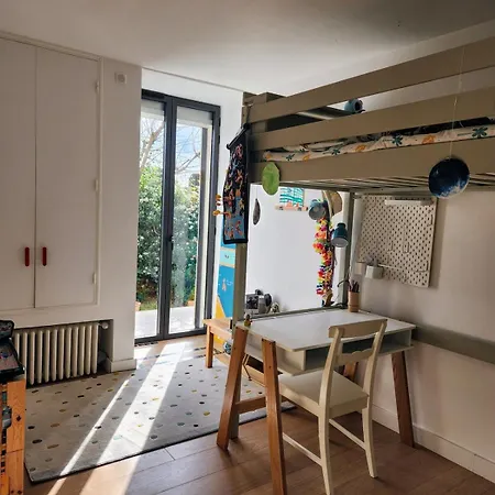 Spacieuse Avec Piscine Et Climatisation Villa